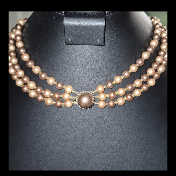 Vintage Japan Triple Stranded Shades Of Brown Faux Pearl Necklace - Picture 5 of 7
